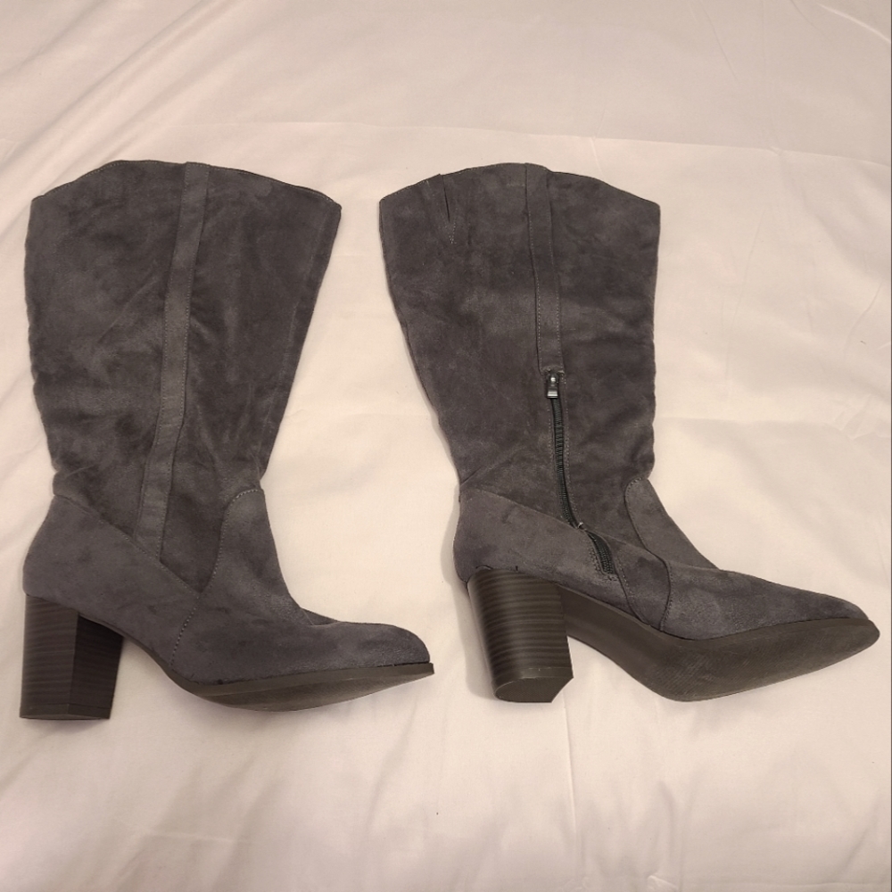 NEVER WORN Suede Boots XTRA WIDE CALF Size 11